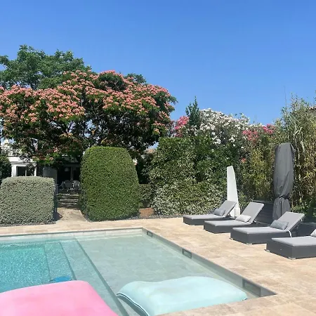 Superbe De Plain Pied Avec Piscine Et Jardin