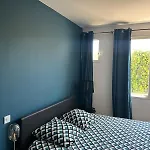 Superbe De Plain Pied Avec Piscine Et Jardin *