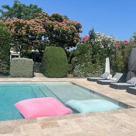 Superbe De Plain Pied Avec Piscine Et Jardin *