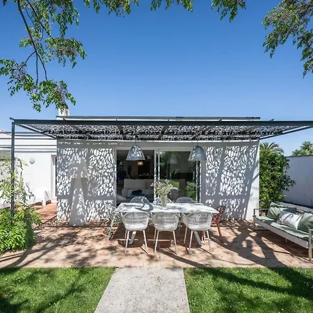 Superbe De Plain Pied Avec Piscine Et Jardin 페홀