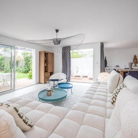 Superbe De Plain Pied Avec Piscine Et Jardin *