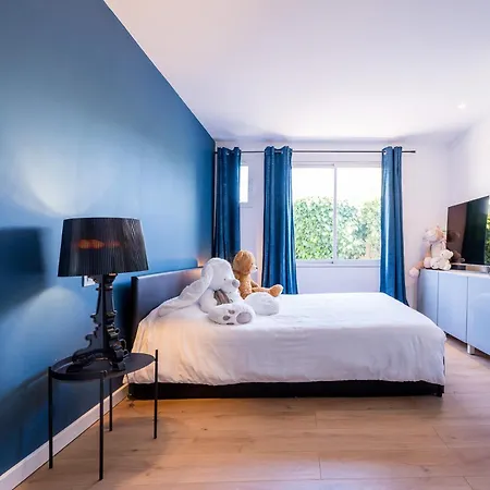 Superbe De Plain Pied Avec Piscine Et Jardin *