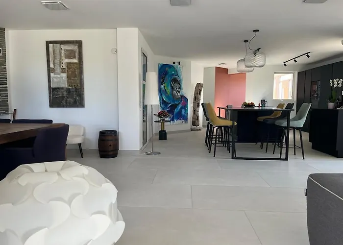 Вилла Superbe De Plain Pied Avec Piscine Et Jardin Пероль